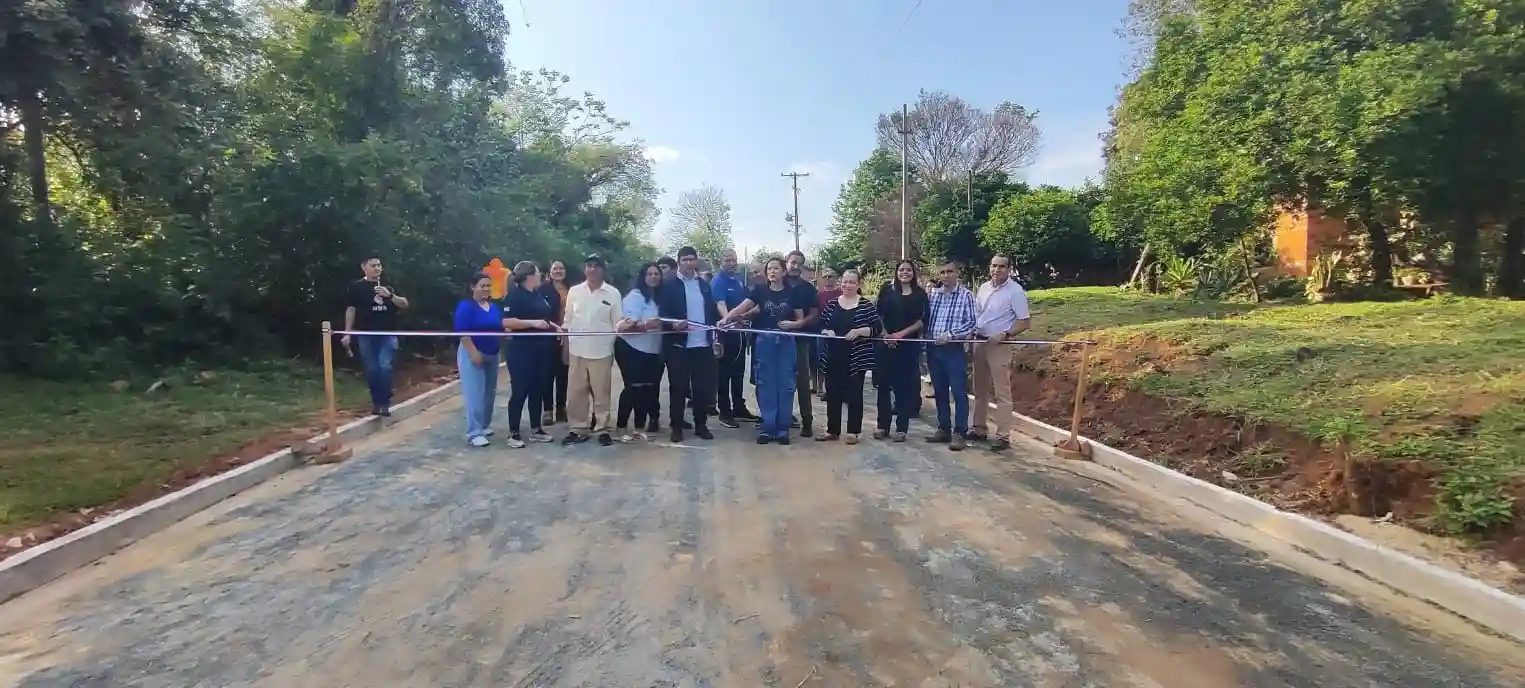 INAUGURACIÓN DEL PAVIMIENTO TIPO EMPEDRADO EN LA ZONA CLUB UNION ESCOLAR INGLES-CUE